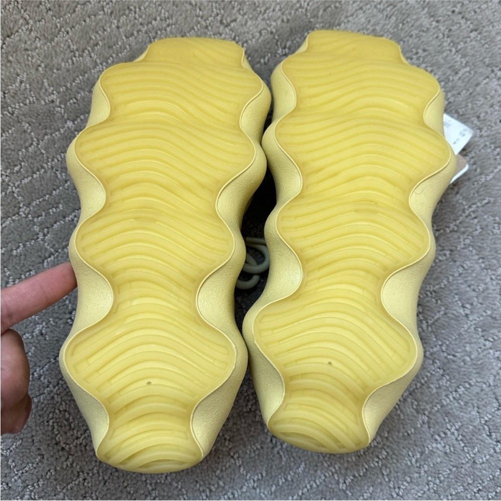 Yeezy 450 - Picture 5 of 9